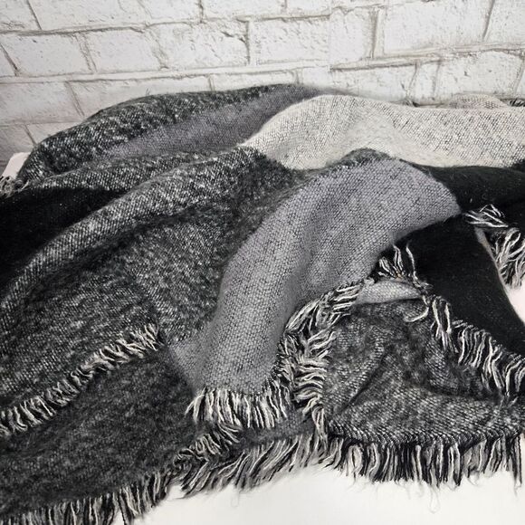 Warm, large blanket scarf - Picture 4 of 7